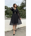 Чорна мереживна сукня міді з двобортним вирізом і блискучим вирізом