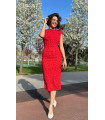 منصات الكتف تجمع فستان كوكتيل منقط باللون الأحمر
